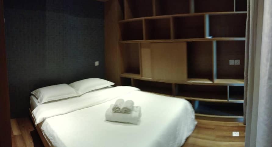 B.Suites 21 Kota Kinabalu Esterno foto