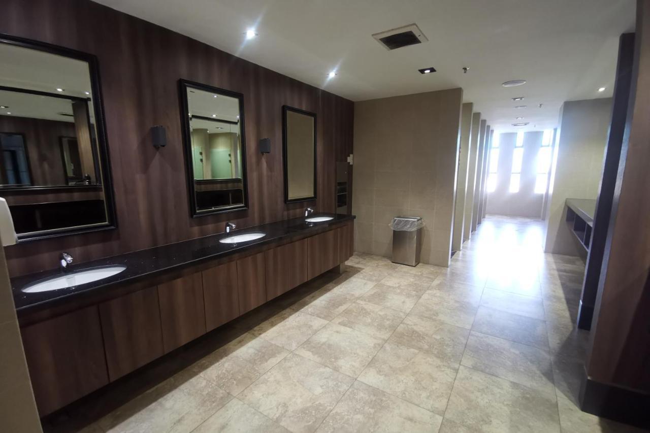 B.Suites 21 Kota Kinabalu Esterno foto